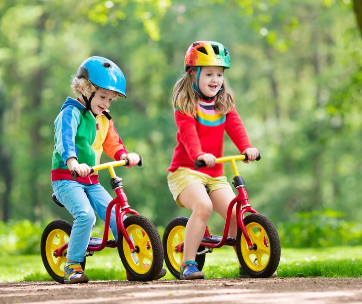 teaching-a-child-to-ride-a-balance-bike