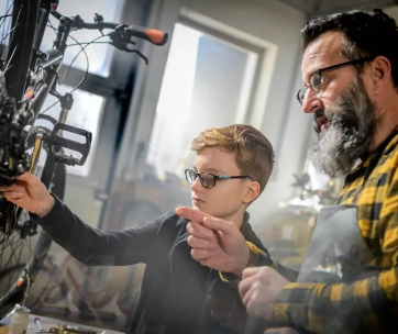 teaching-kids-gears-on-a-bike